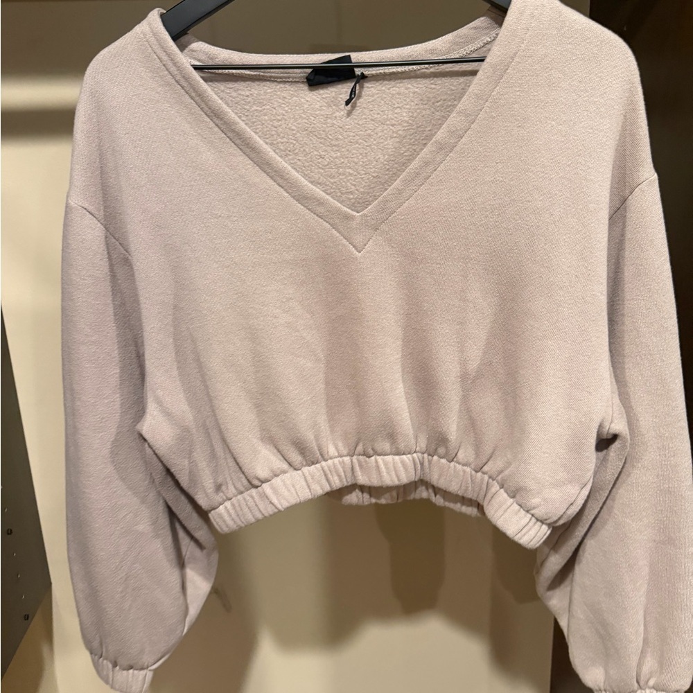 Urban Outfitters Light Mauve V-Neck Cropped Sweatshirt